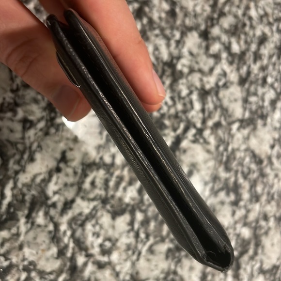 Used Gucci wallet Black w. Silver G Logo.  Still in great condition. - Picture 4 of 8